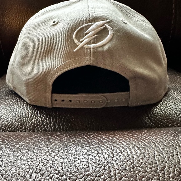 Tampa Bay Lightning Hat - Picture 3 of 4